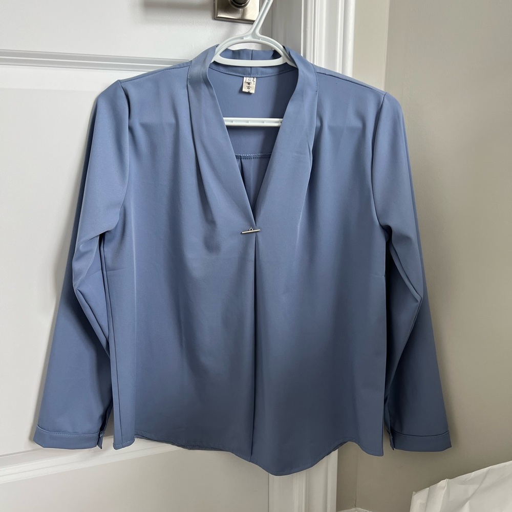 Brand new Blue Long-Sleeve V-Neck Blouse